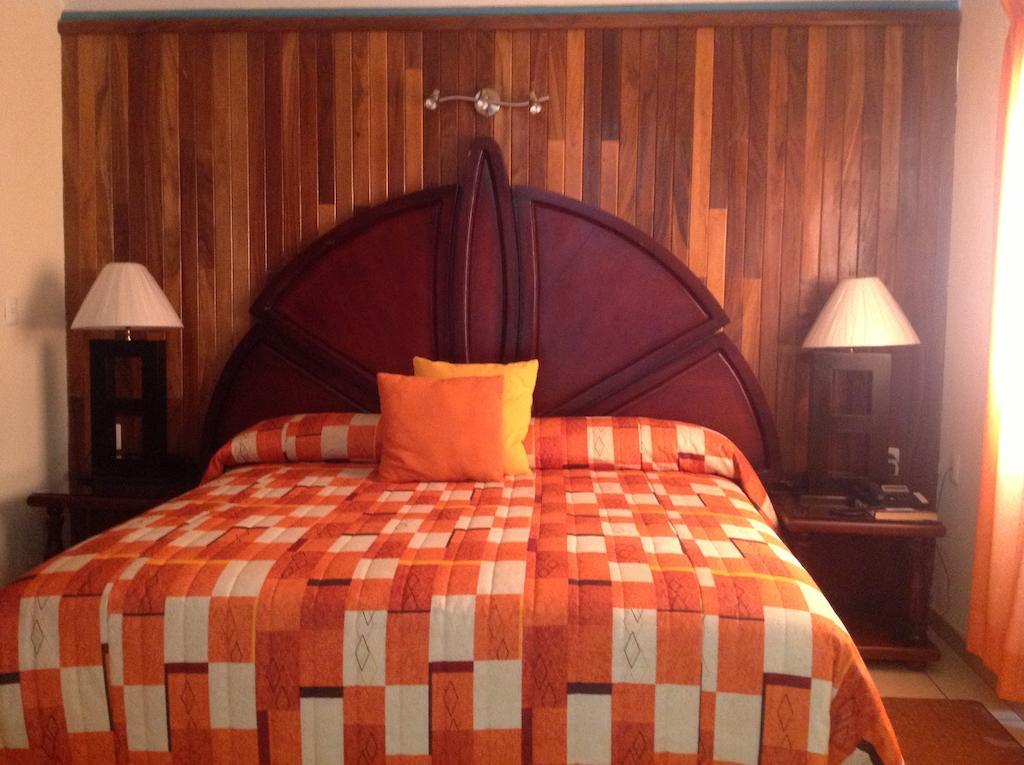 Hotel Plaza Rubio Amatitan Номер фото